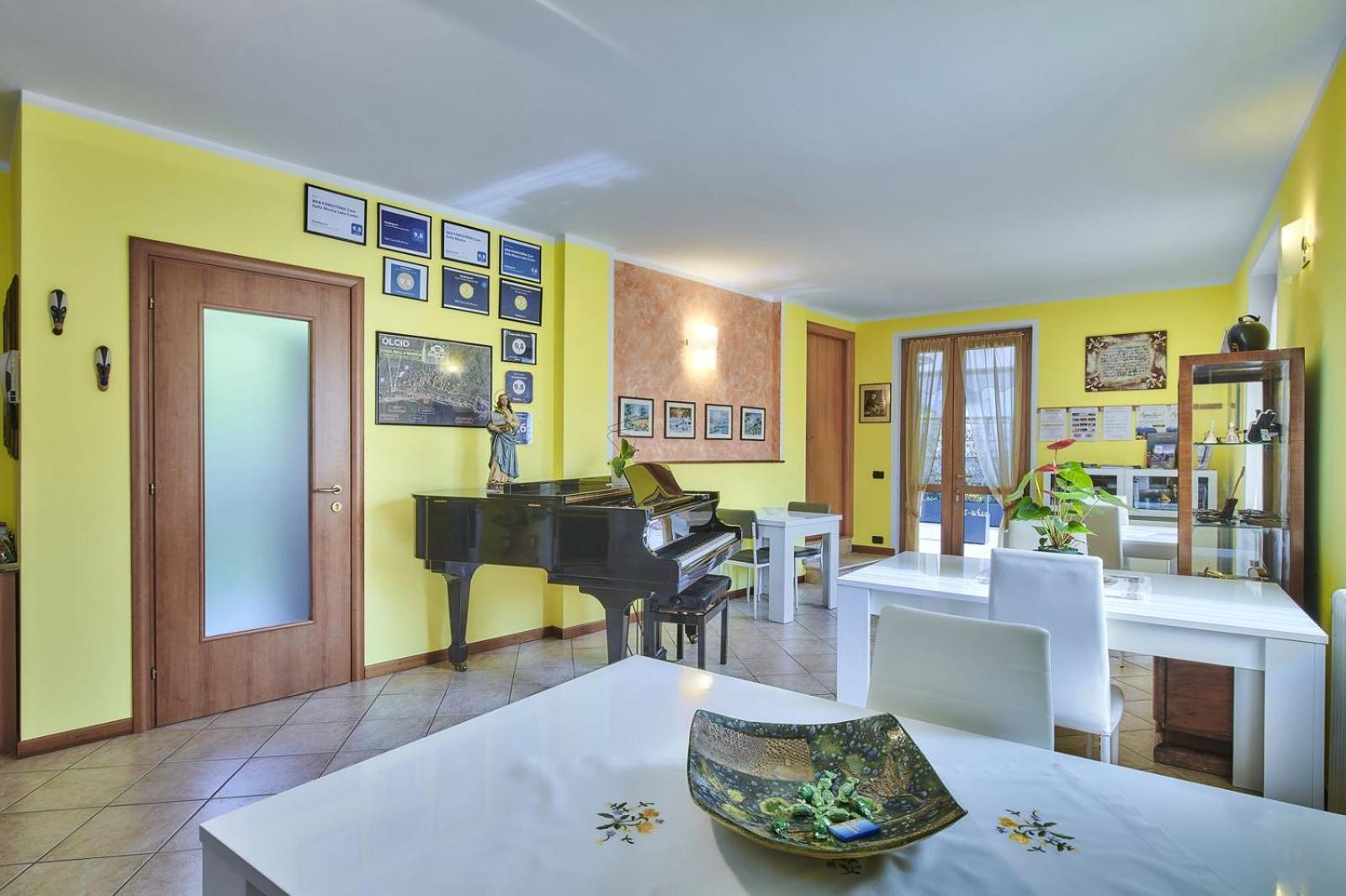 B&B-Foresteria Casa Della Musica Lake Como Mandello del Lario Luaran gambar