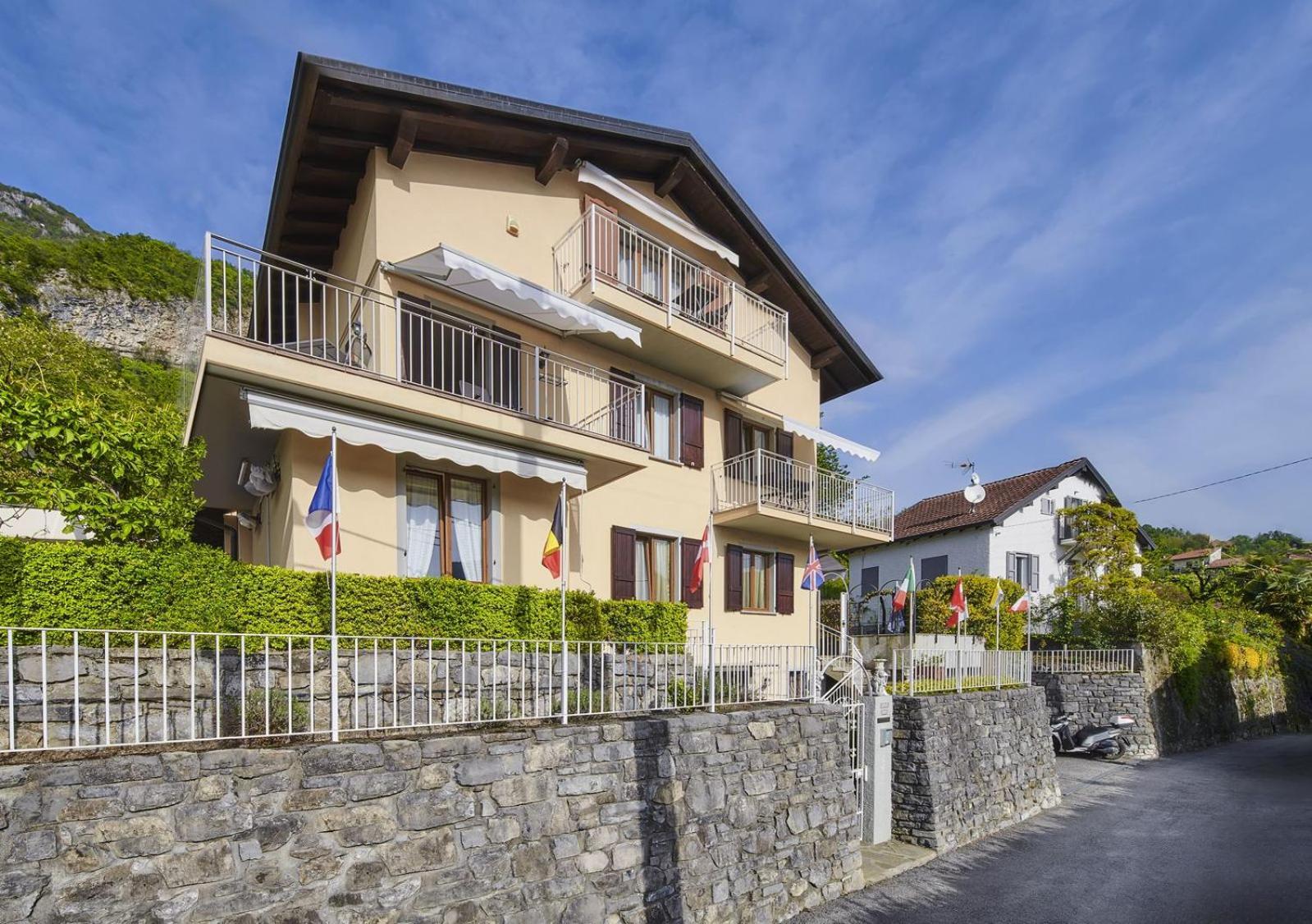 B&B-Foresteria Casa Della Musica Lake Como Mandello del Lario Luaran gambar