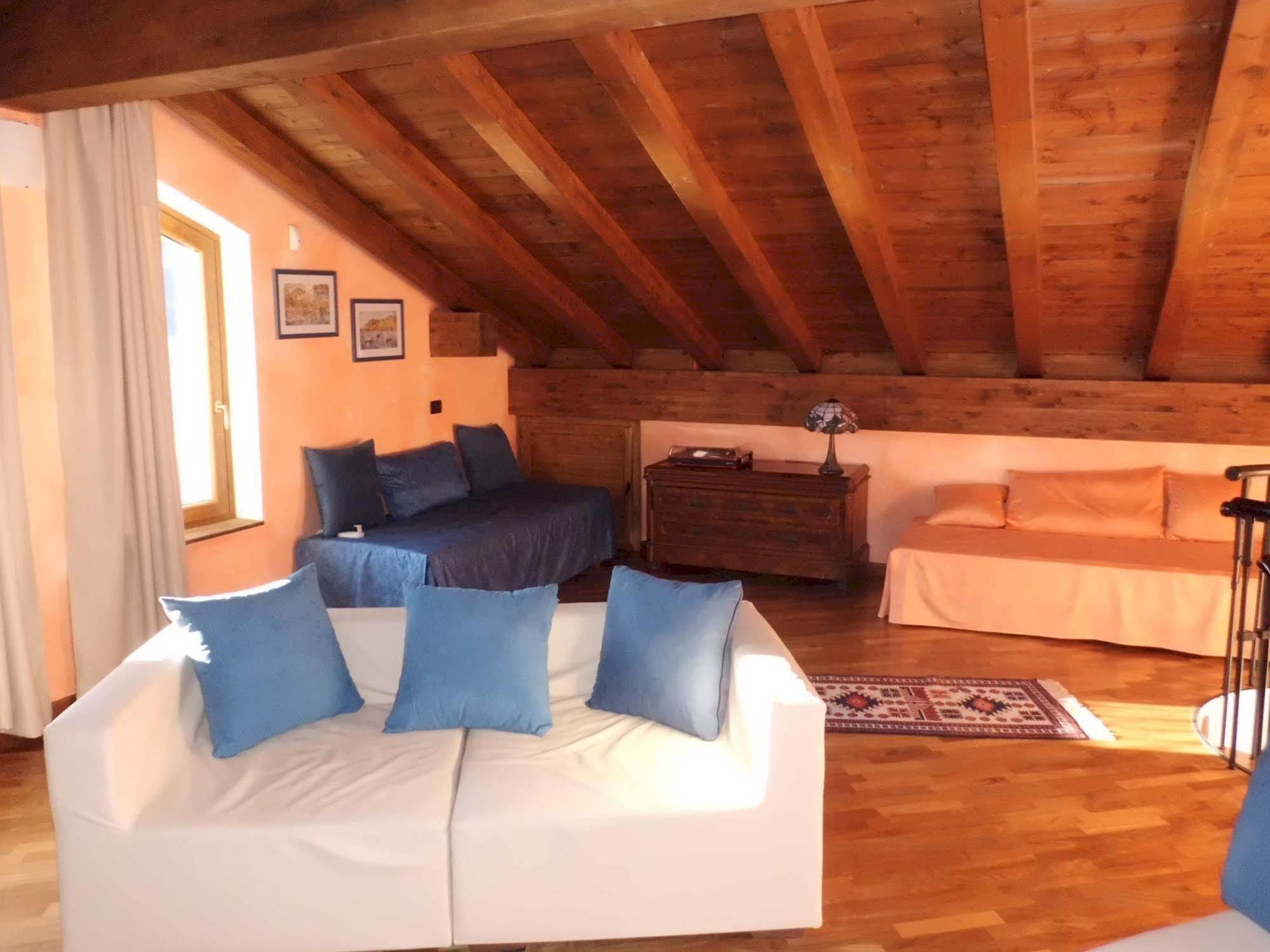 B&B-Foresteria Casa Della Musica Lake Como Mandello del Lario Luaran gambar