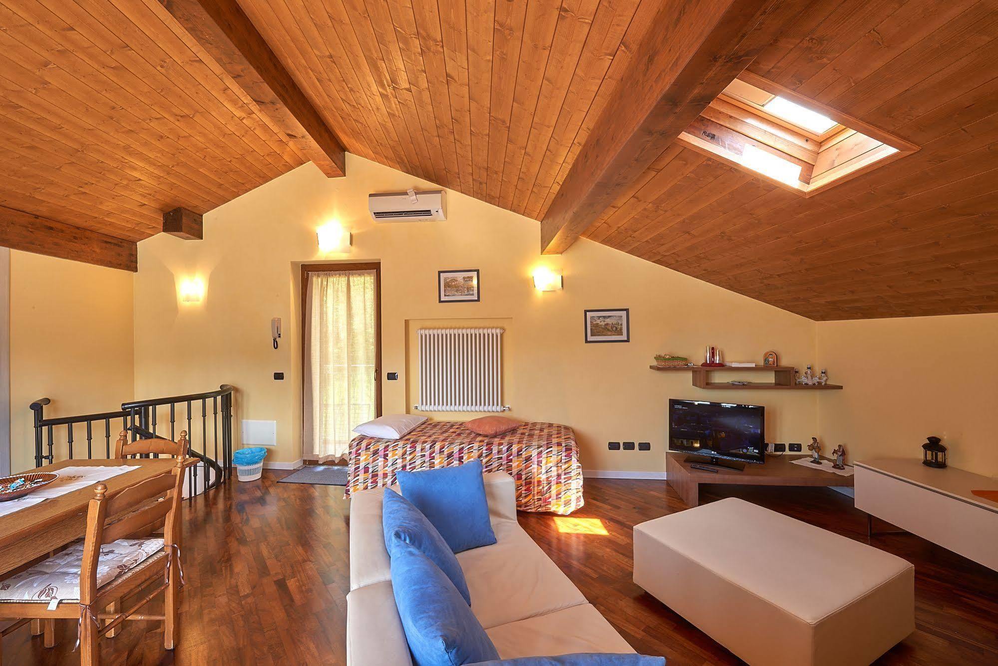B&B-Foresteria Casa Della Musica Lake Como Mandello del Lario Luaran gambar