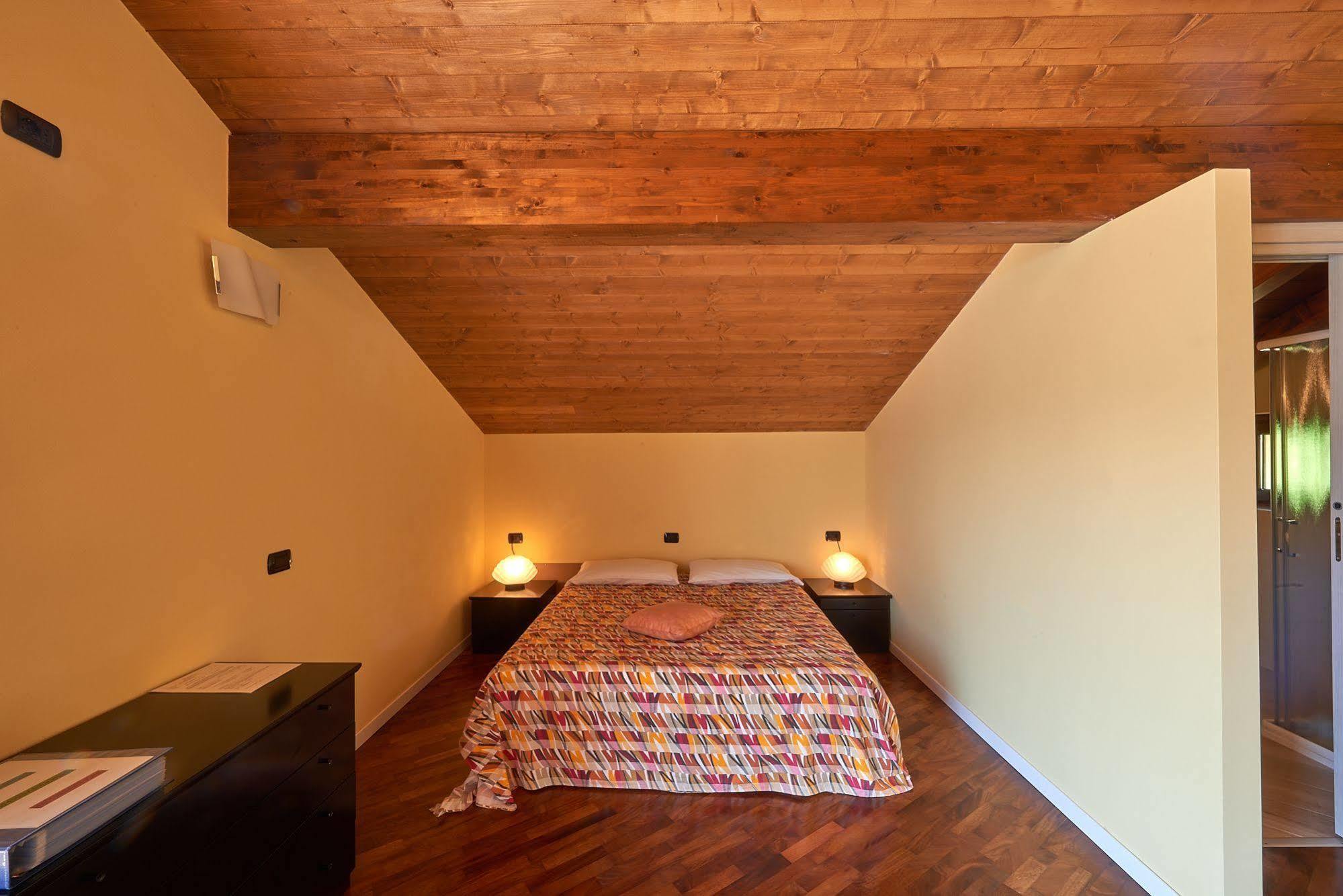 B&B-Foresteria Casa Della Musica Lake Como Mandello del Lario Luaran gambar