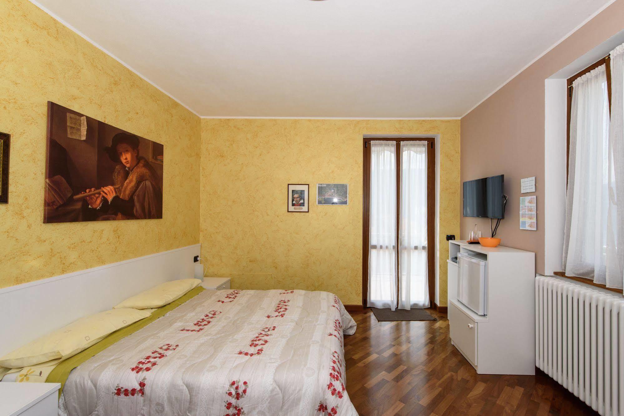 B&B-Foresteria Casa Della Musica Lake Como Mandello del Lario Luaran gambar
